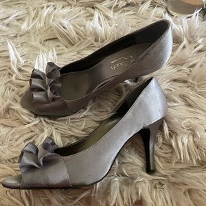 The Touch of Nina LT. Pewter heels